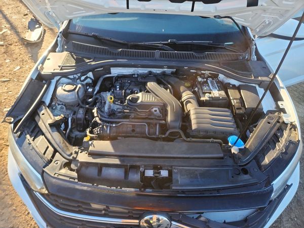 2022 VOLKSWAGEN JETTA S — Engine bay