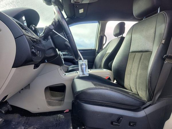 2019 DODGE GRAND CARAVAN SXT — DENT