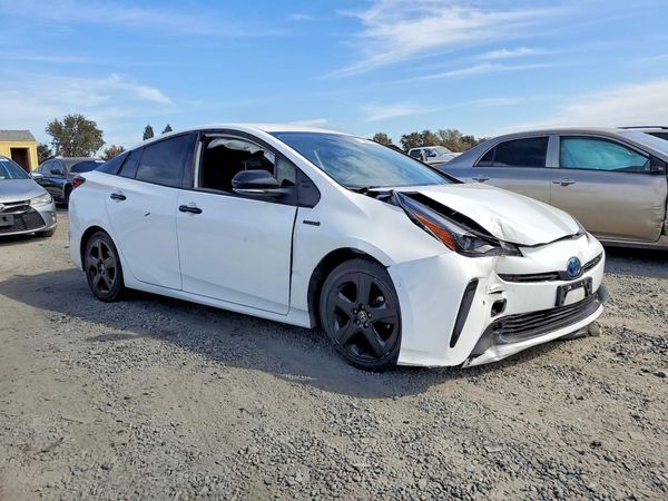 2022 TOYOTA PRIUS — Passenger 3/4