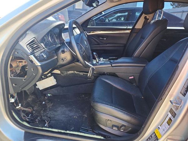 2013 BMW 5 SERIES — DENT