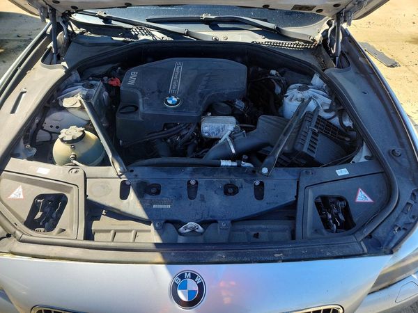 2013 BMW 5 SERIES — Engine bay