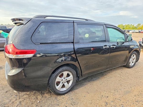 2014 TOYOTA SIENNA — PSRA