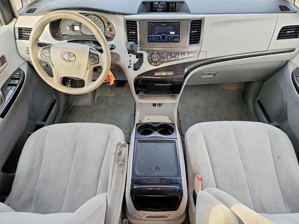 2014 TOYOTA SIENNA — CKPT
