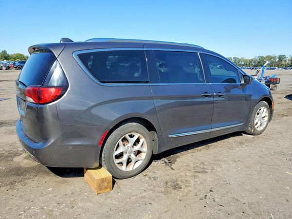 2017 CHRYSLER PACIFICA Touring L Plus — PSRA