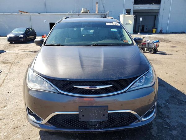 2017 CHRYSLER PACIFICA Touring L Plus — DIRF
