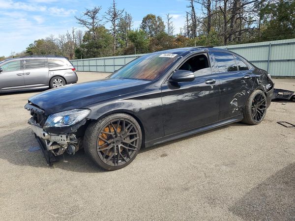 2016 MERCEDES-BENZ C-CLASS C450-4M Sport AMG — Front 3/4