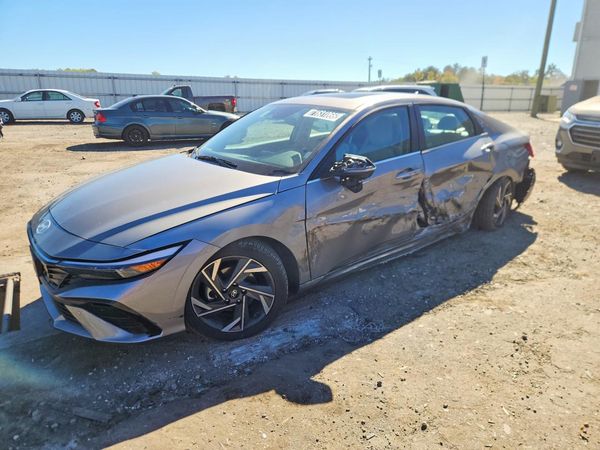 2024 HYUNDAI ELANTRA Limited — Front 3/4