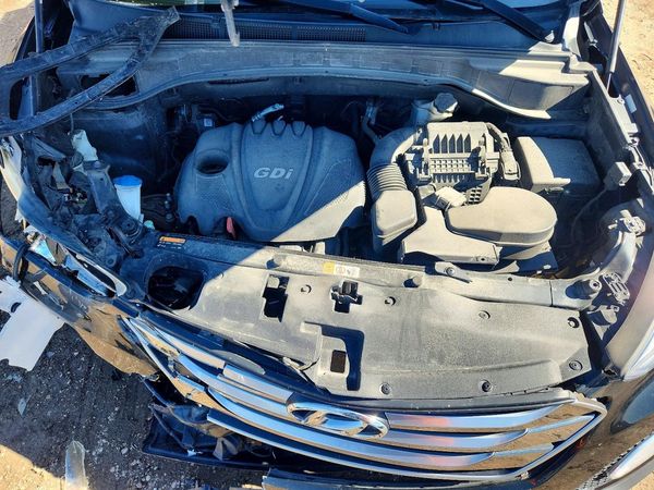 2016 HYUNDAI SANTA FE — Engine bay