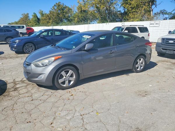2013 HYUNDAI ELANTRA — DSFA — Front 3/4