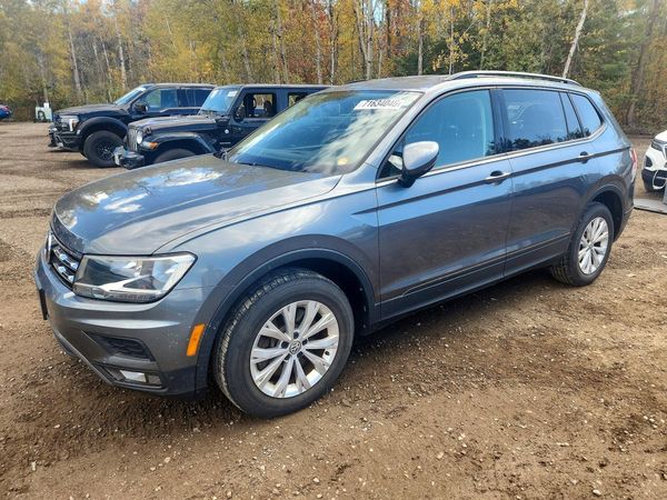 2018 VOLKSWAGEN TIGUAN 4Motion S — Front 3/4