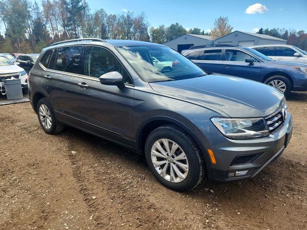 2018 VOLKSWAGEN TIGUAN 4Motion S — Passenger 3/4