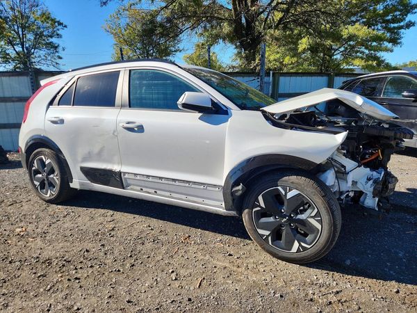 2023 KIA NIRO Wind — Passenger 3/4