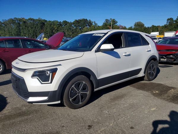2026 KIA NIRO LX — Front 3/4