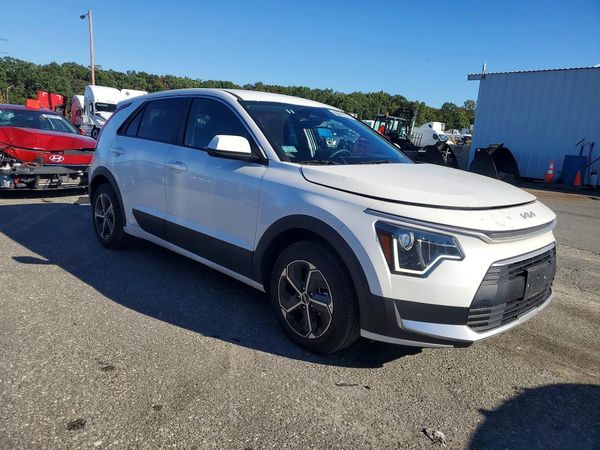 2026 KIA NIRO LX — Passenger 3/4