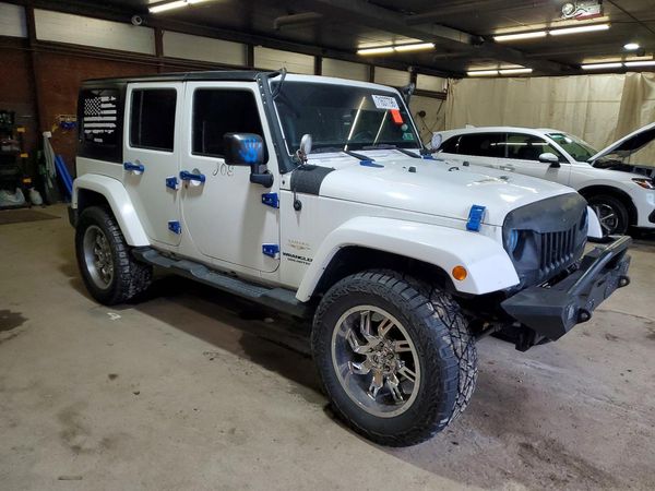 2015 JEEP WRANGLER Sahara — Passenger 3/4