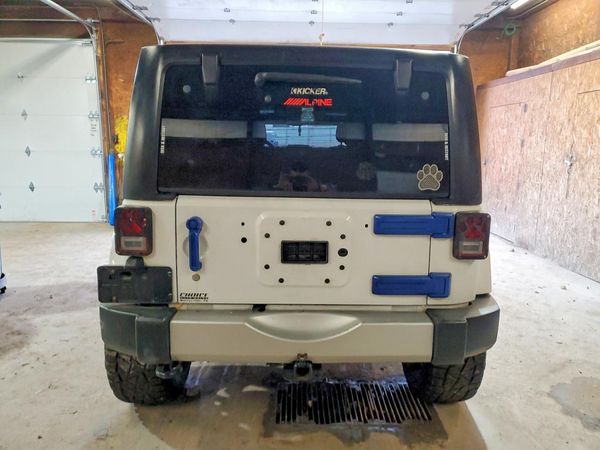 2015 JEEP WRANGLER Sahara — DIRR