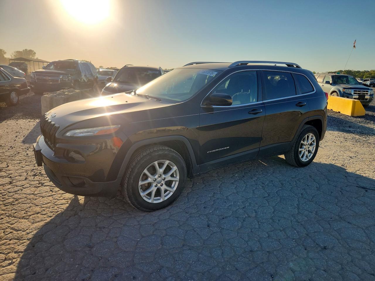 2014 JEEP GRAND CHER Latitude — Front 3/4
