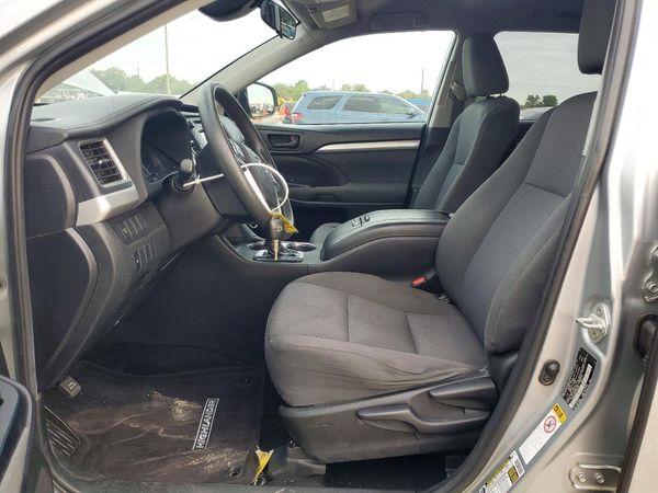 2019 TOYOTA HIGHLANDER LE/LE Plus — DENT