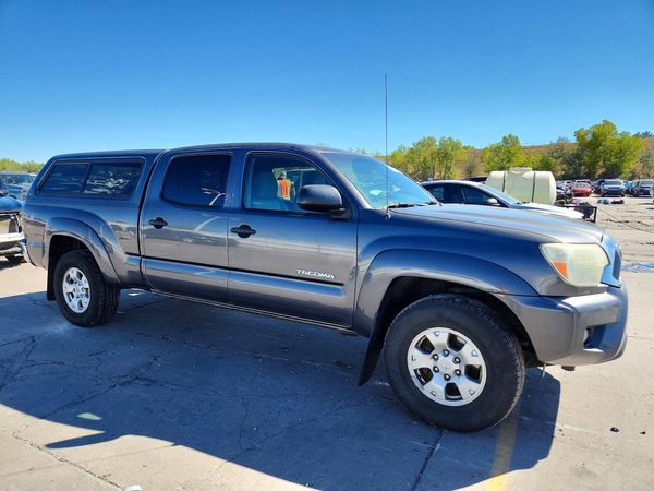 2014 TOYOTA TACOMA Delux Grade — Passenger 3/4