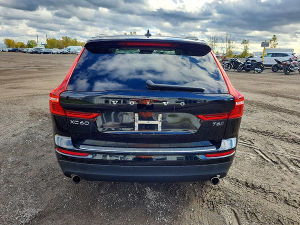2018 VOLVO XC60 Momentum — DIRR