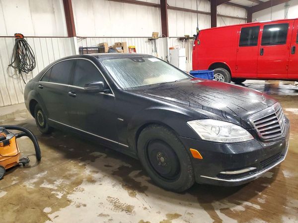 2012 MERCEDES-BENZ S S550 4-MATIC — Passenger 3/4