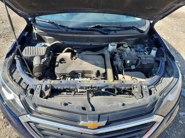 2021 CHEVROLET EQUINOX LT (1LT) — Engine bay