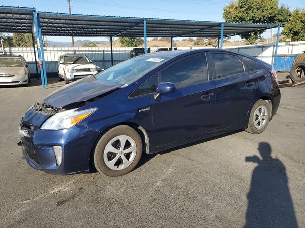 2015 TOYOTA PRIUS — DSFA — Front 3/4