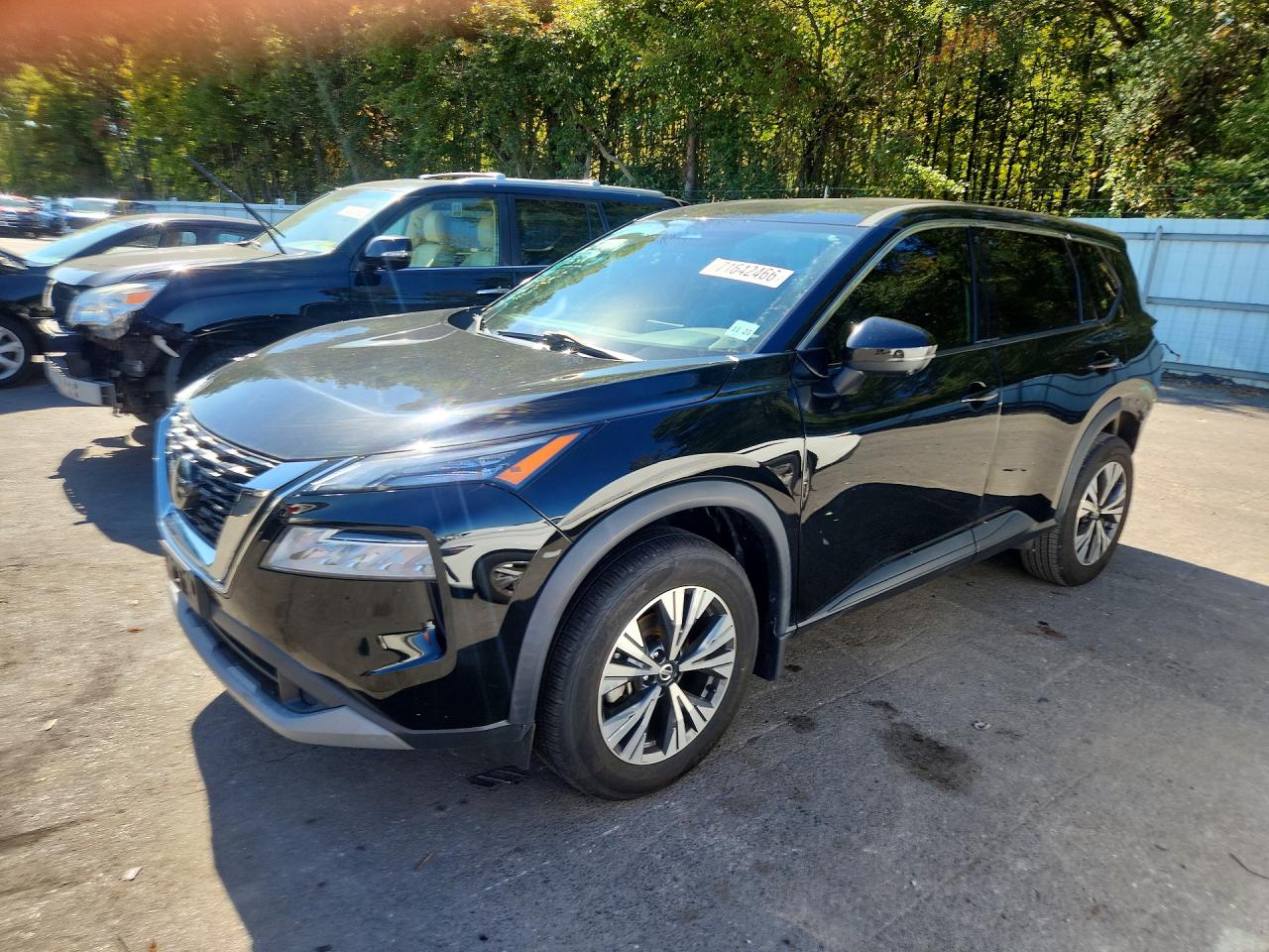 2021 NISSAN ROGUE SV — Front 3/4