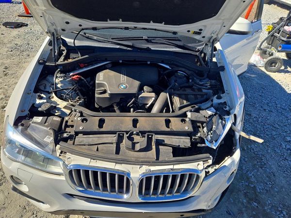 2015 BMW X4 xDrive28i — Engine bay