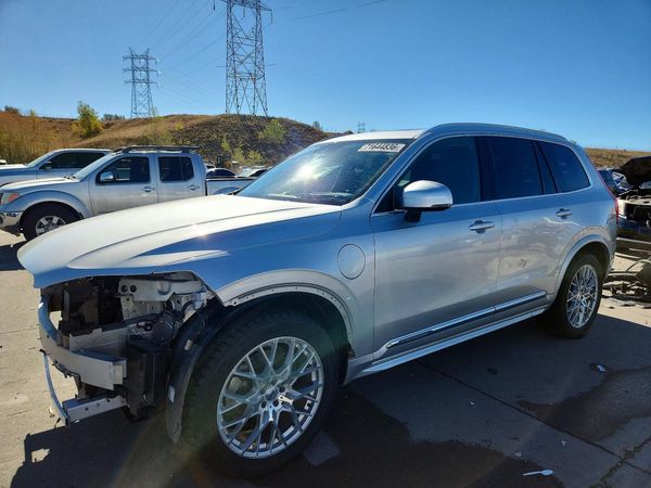 2019 VOLVO XC90 — DSFA — Front 3/4