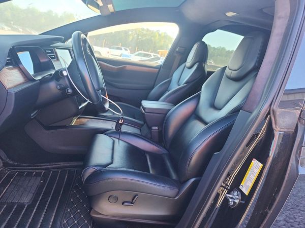 2019 TESLA MODEL X — DENT