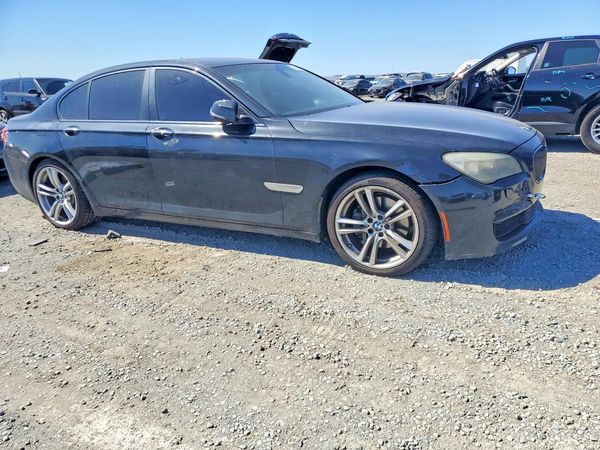 2013 BMW 7 SERIES — Passenger 3/4