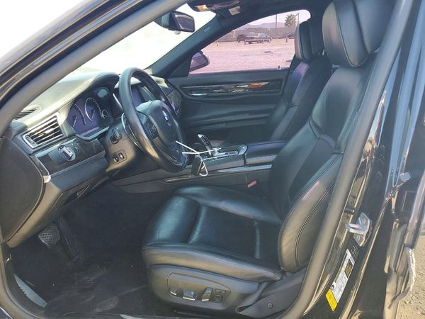 2013 BMW 7 SERIES — DENT