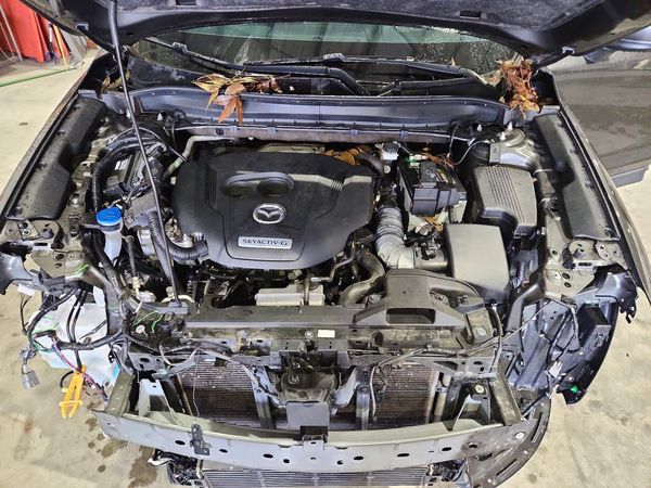 2020 MAZDA CX-5 Signature — Engine bay