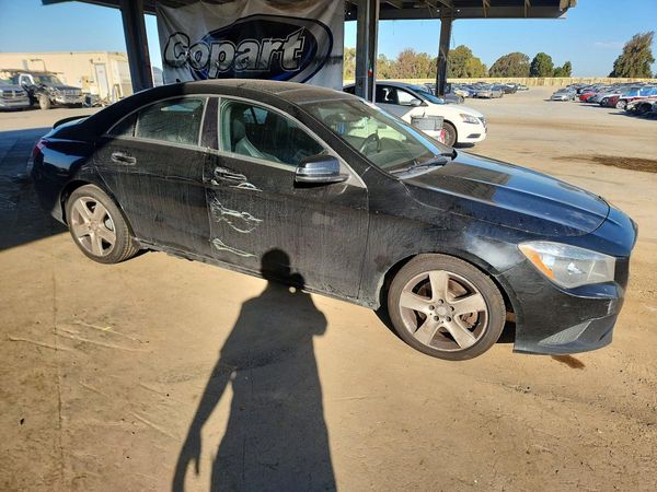 2016 MERCEDES-BENZ CLA CLA250-4M — Passenger 3/4