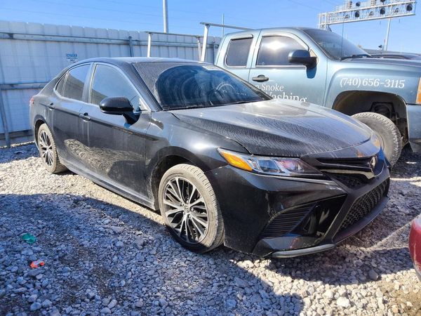 2018 TOYOTA CAMRY LE/SE/XLE/XSE — Passenger 3/4