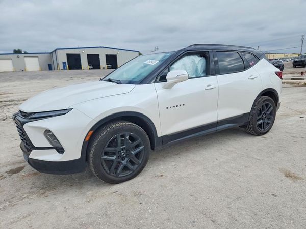 2024 CHEVROLET BLAZER RS — Front 3/4