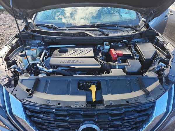 2023 NISSAN ROGUE SV — Engine bay