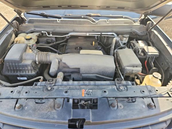 2018 CHEVROLET COLORADO Work Truck — Engine bay