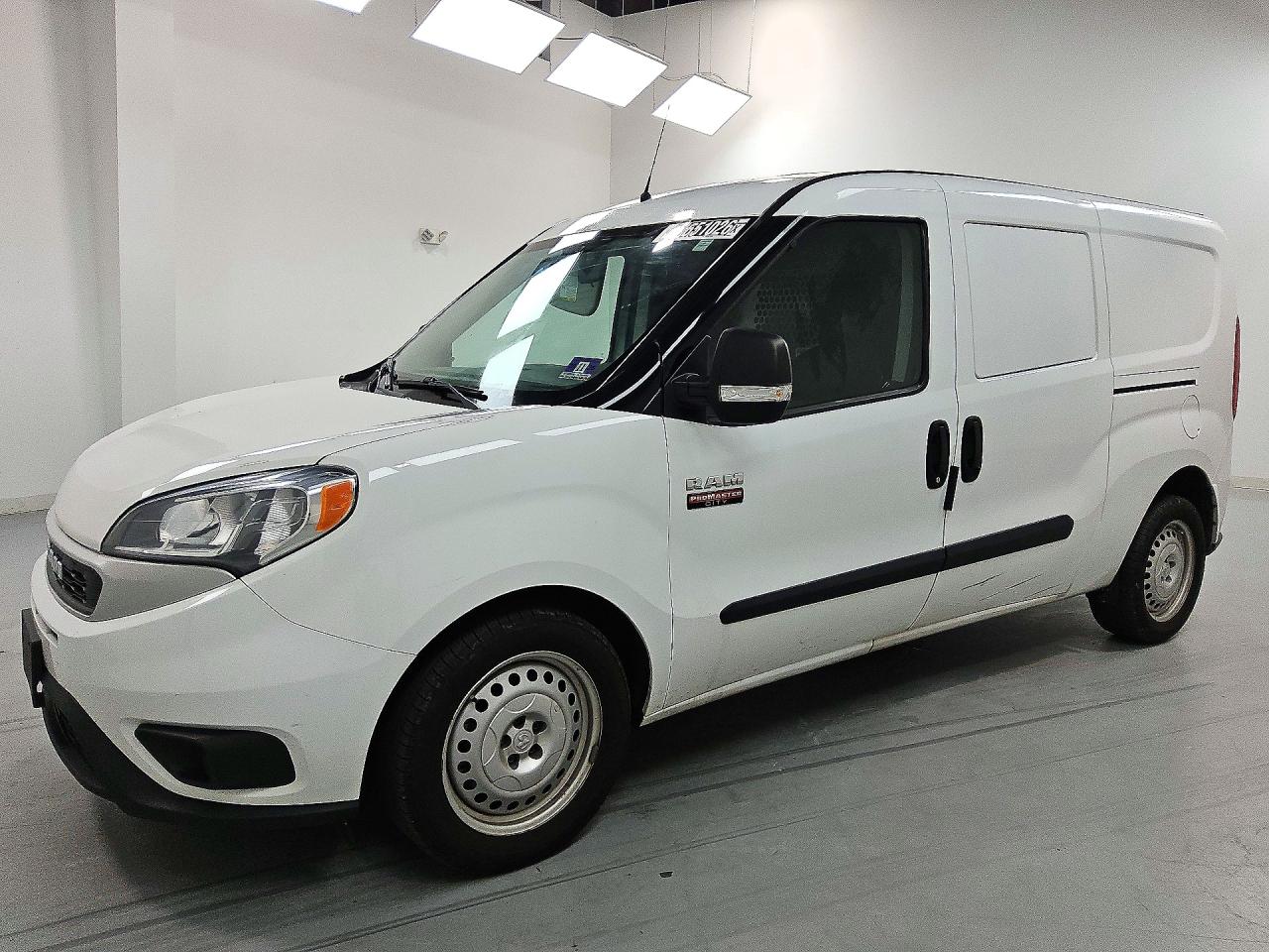 2022 RAM PROMASTER CITY Tradesman — Front 3/4