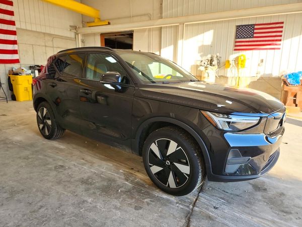 2025 VOLVO ALL OTHER Core — Passenger 3/4