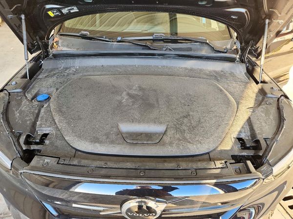2025 VOLVO ALL OTHER Core — Engine bay