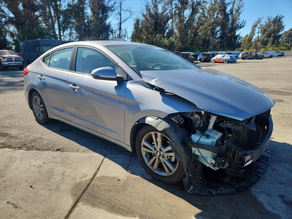 2017 HYUNDAI ELANTRA — Passenger 3/4