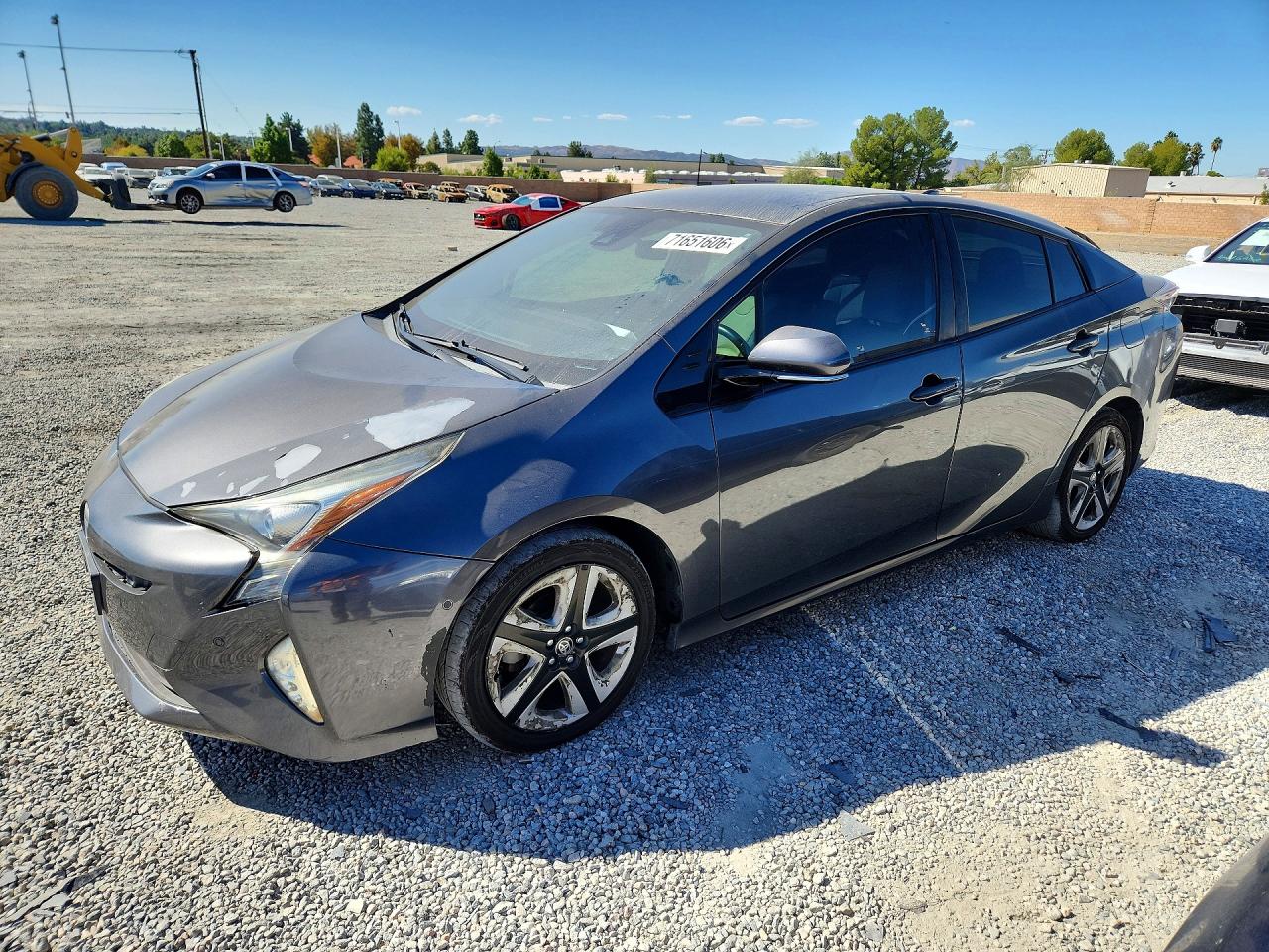 2017 TOYOTA PRIUS — Front 3/4