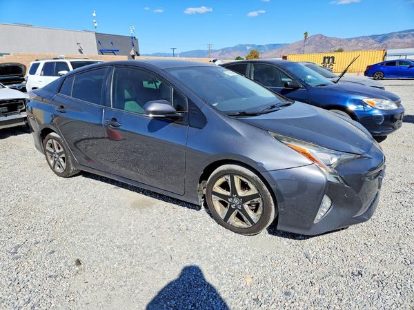 2017 TOYOTA PRIUS — Passenger 3/4
