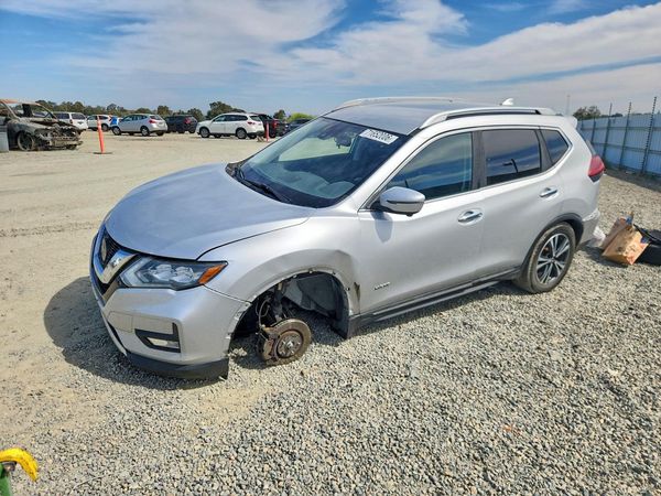 2018 NISSAN ROGUE — Front 3/4