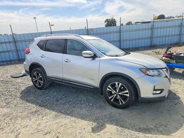 2018 NISSAN ROGUE — Passenger 3/4