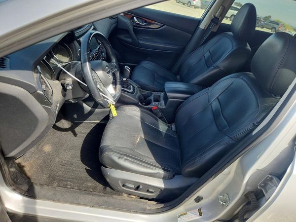 2018 NISSAN ROGUE — DENT