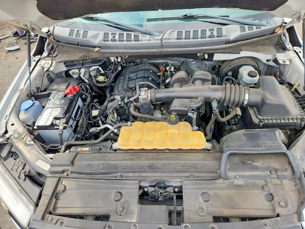 2018 FORD F150 — Engine bay