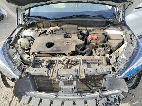 2019 INFINITI QX50 — Engine bay